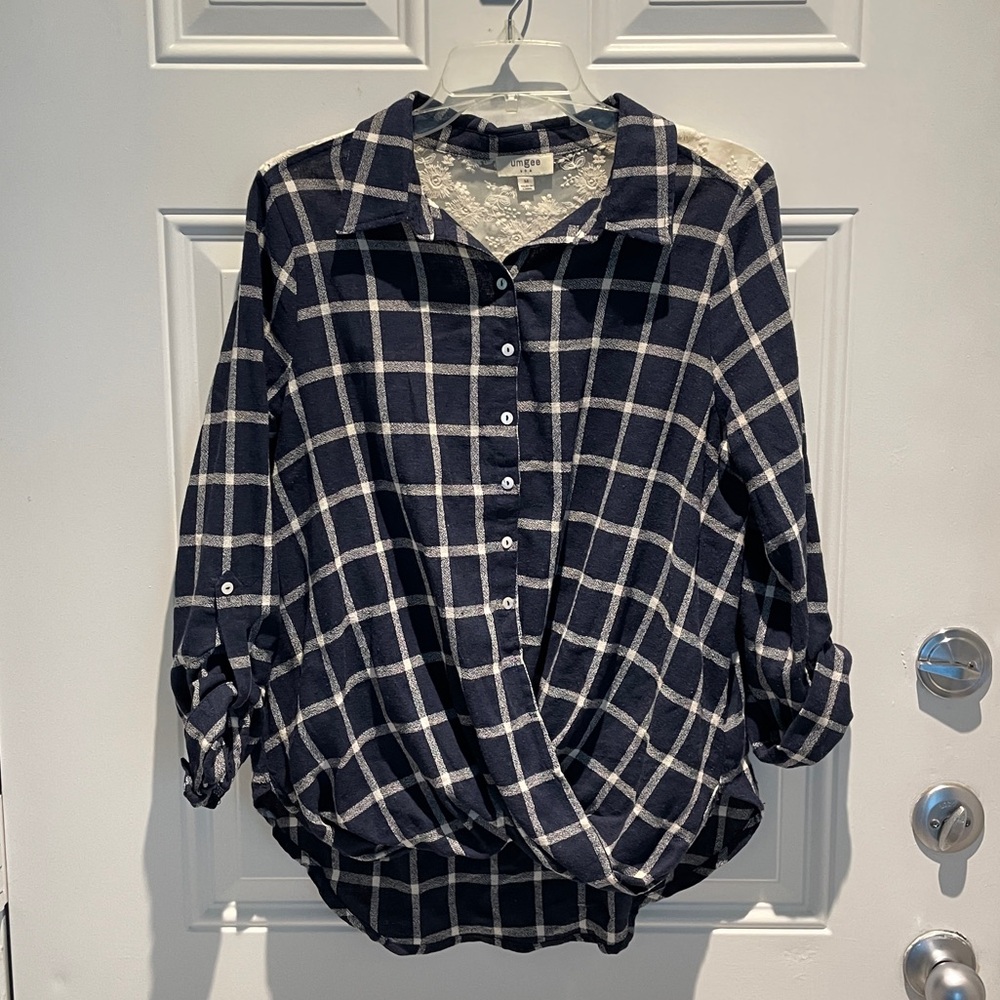 Umgee Navy Cream Plaid High Low Twist Front Button Down Top Size Medium